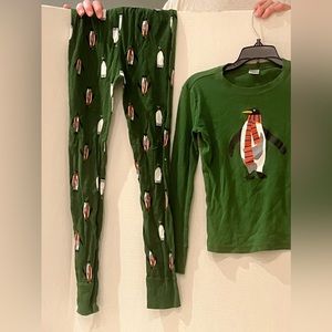 Boys GAP PENGUIN print size 12 pajamas. Excellent condition.